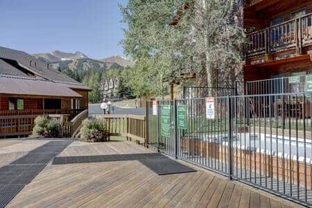 outdoor hot tub