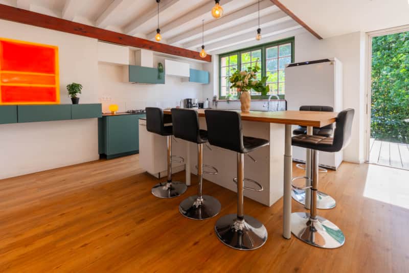 Villa de la Plume – Cuisine ouverte contemporaine