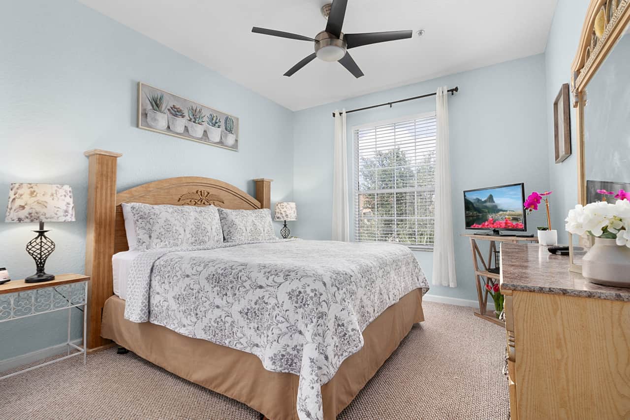 King size Master bedroom at Sunny Rays Escape