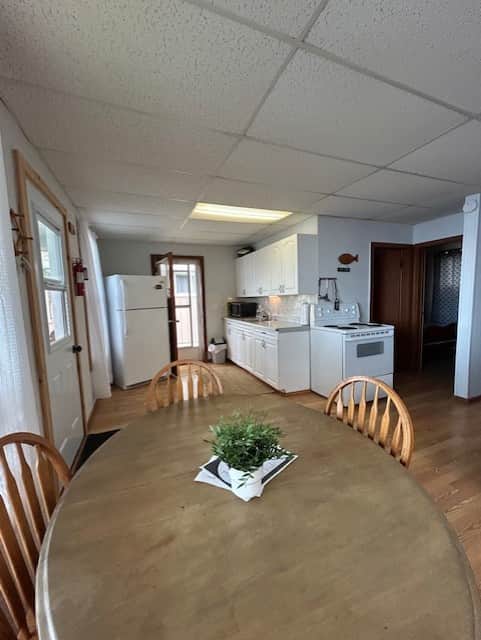 Dining area & Kitchen