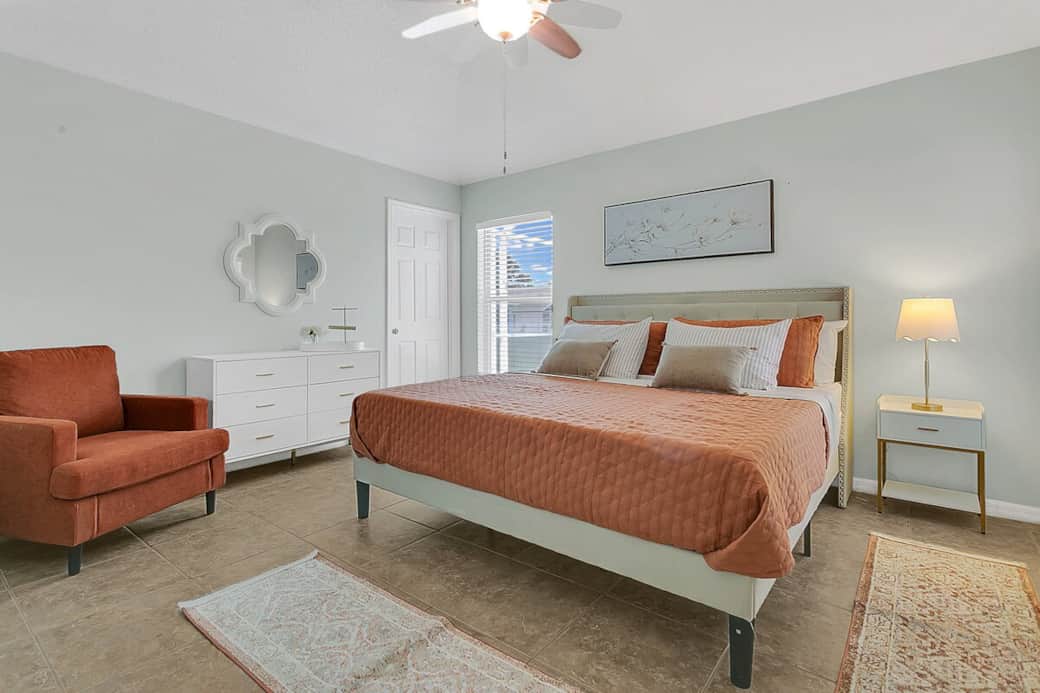 Retreat to the comfort of the master suite, where a brand-new mattress and fresh bedding promise a restful night’s sleep. The private en-suite bathroom is stocked with soft towels and all the essentials, making it easy to relax and refresh. 