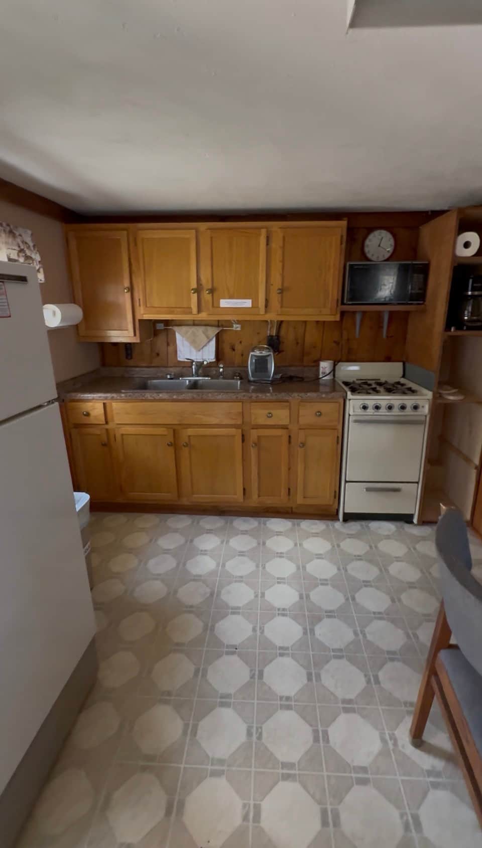 Cabin 4 kitchen Cabin 4 kitchen