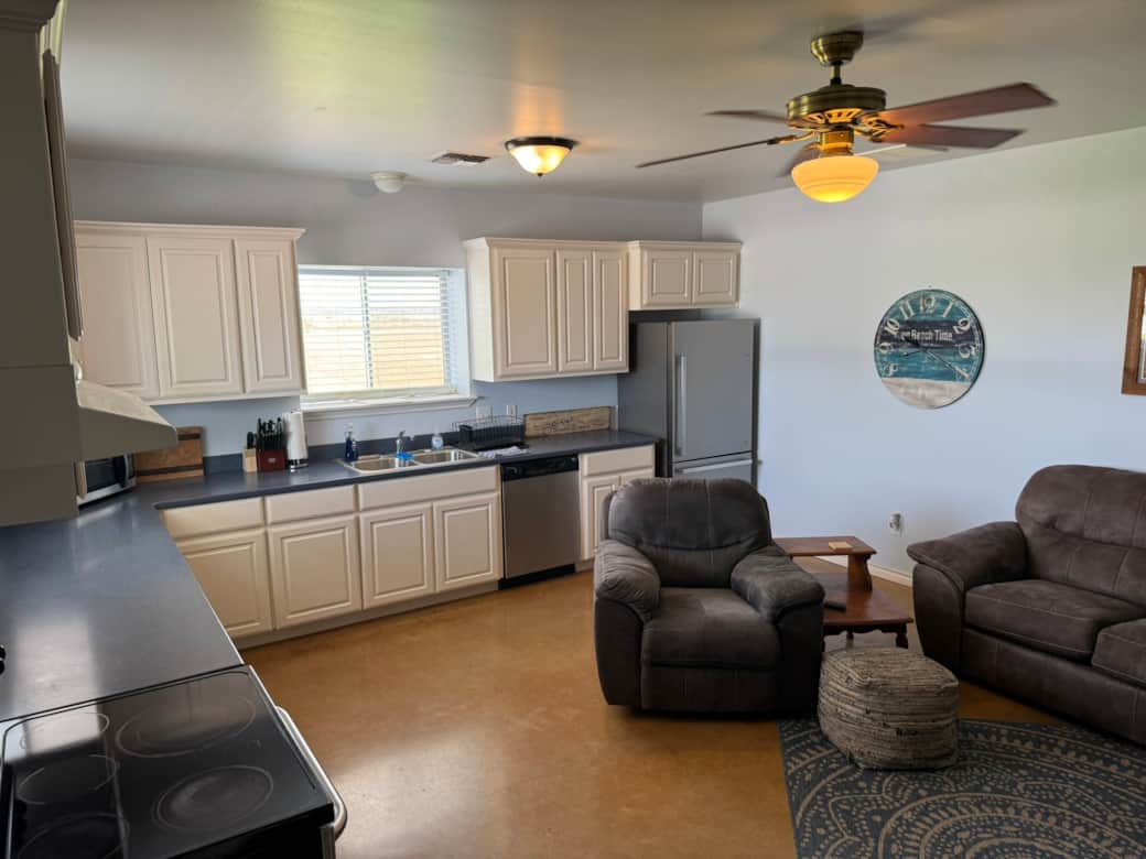 Living & Kitchen