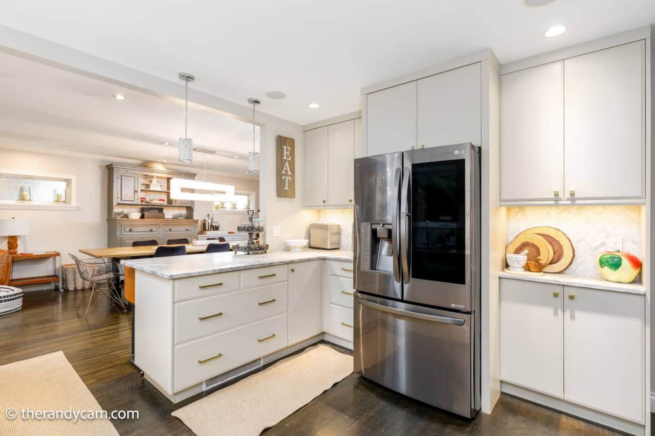 Renovated kitchen with lots of storage and fully loaded with anything a chef needs.