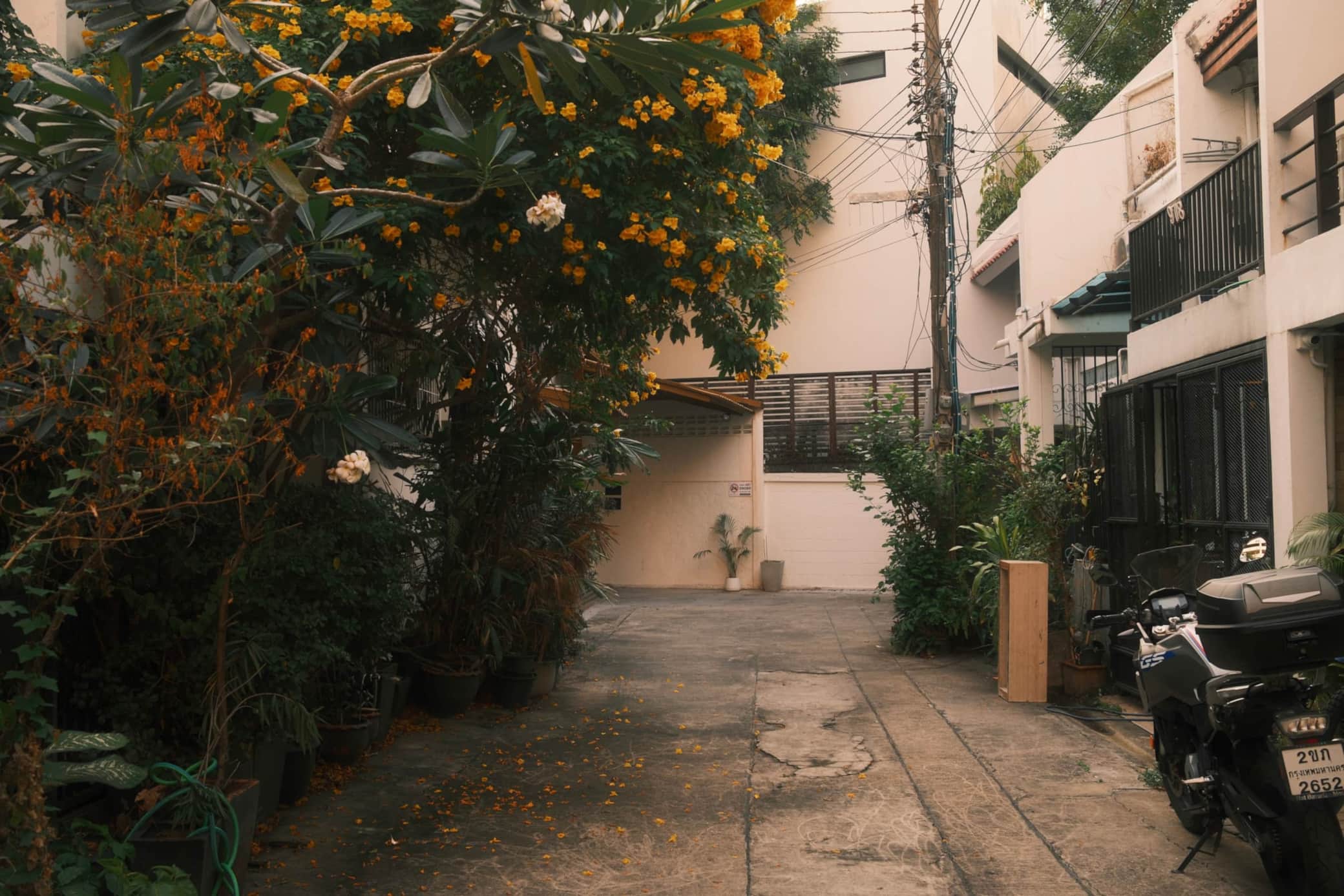 A tucked-away entrance in Ekkamai