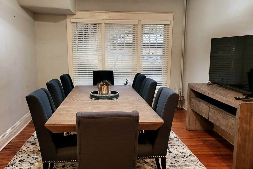 Formal Dining for a large group. TV for entertainment