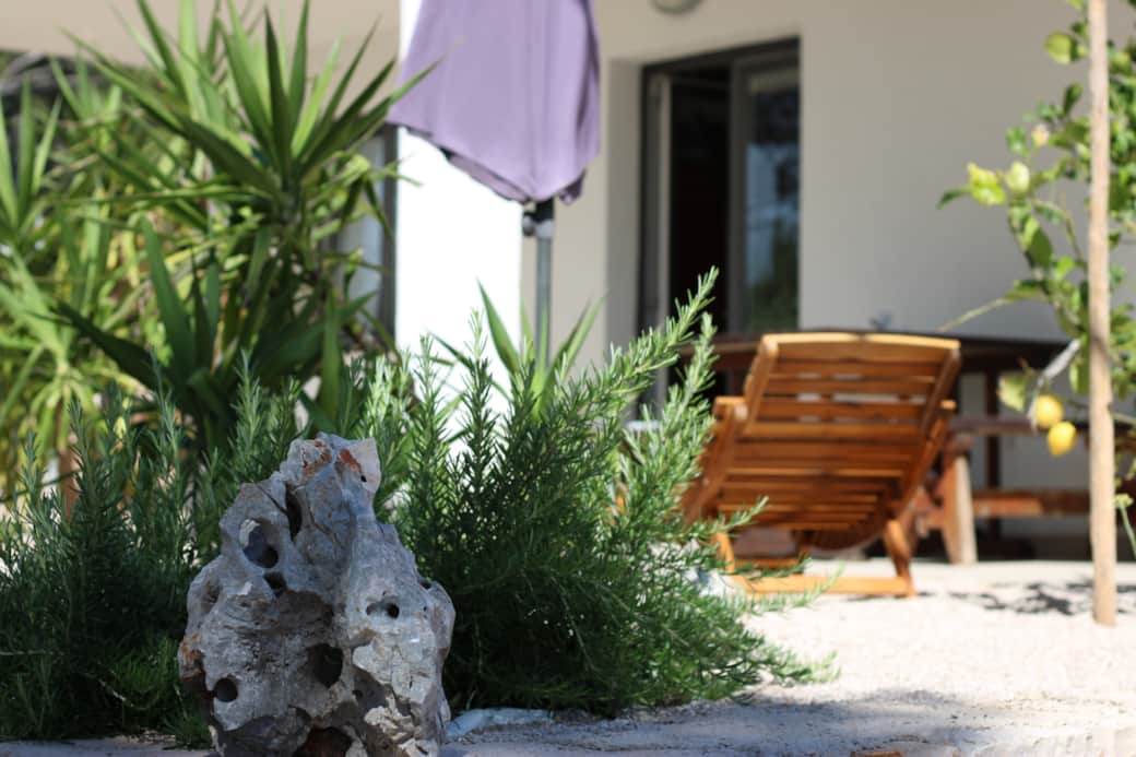 Apartment miran mudri dolac hvar garten 03