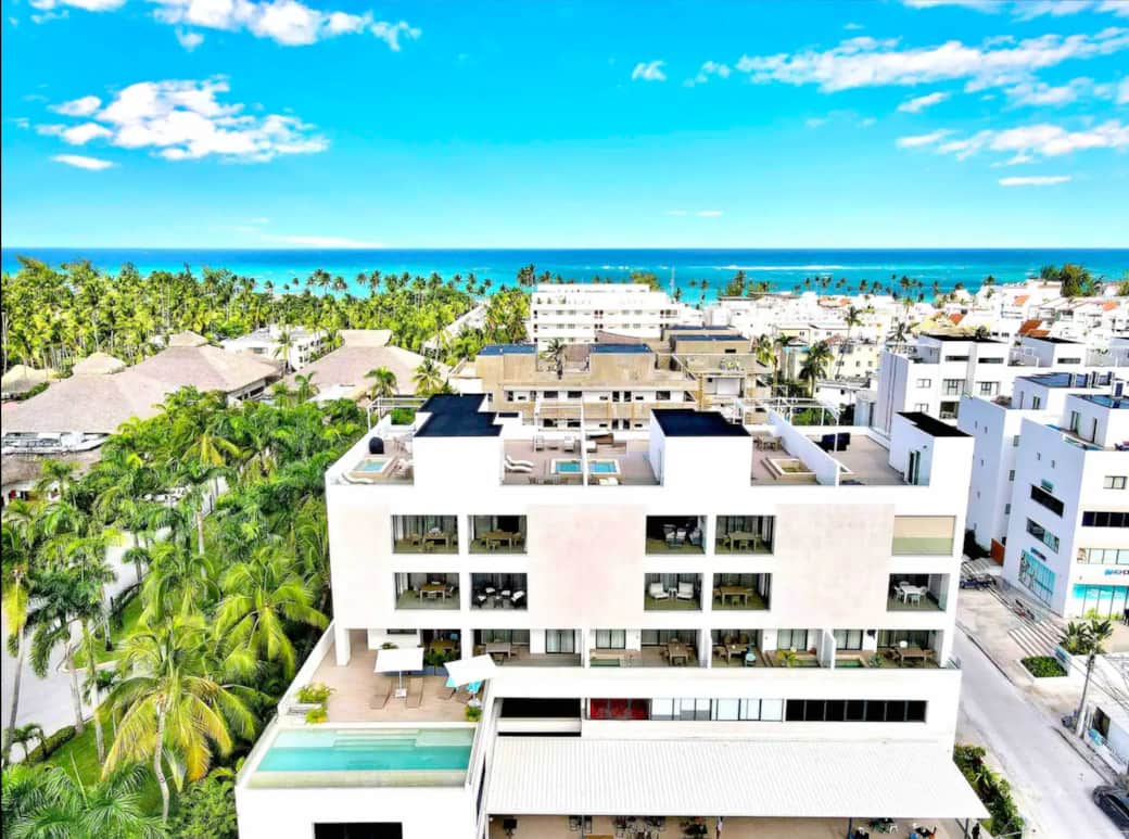 The Garden Pool Area and Views (4) The Garden Pool Area and Views (4)