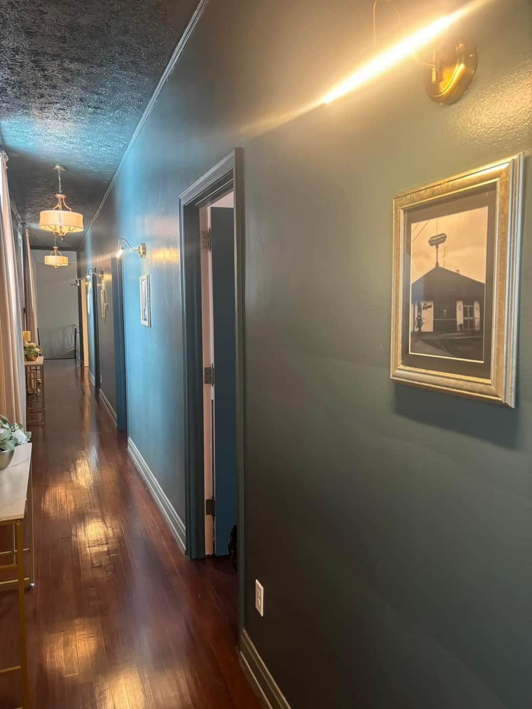 The Downtown Getaway - Hallway