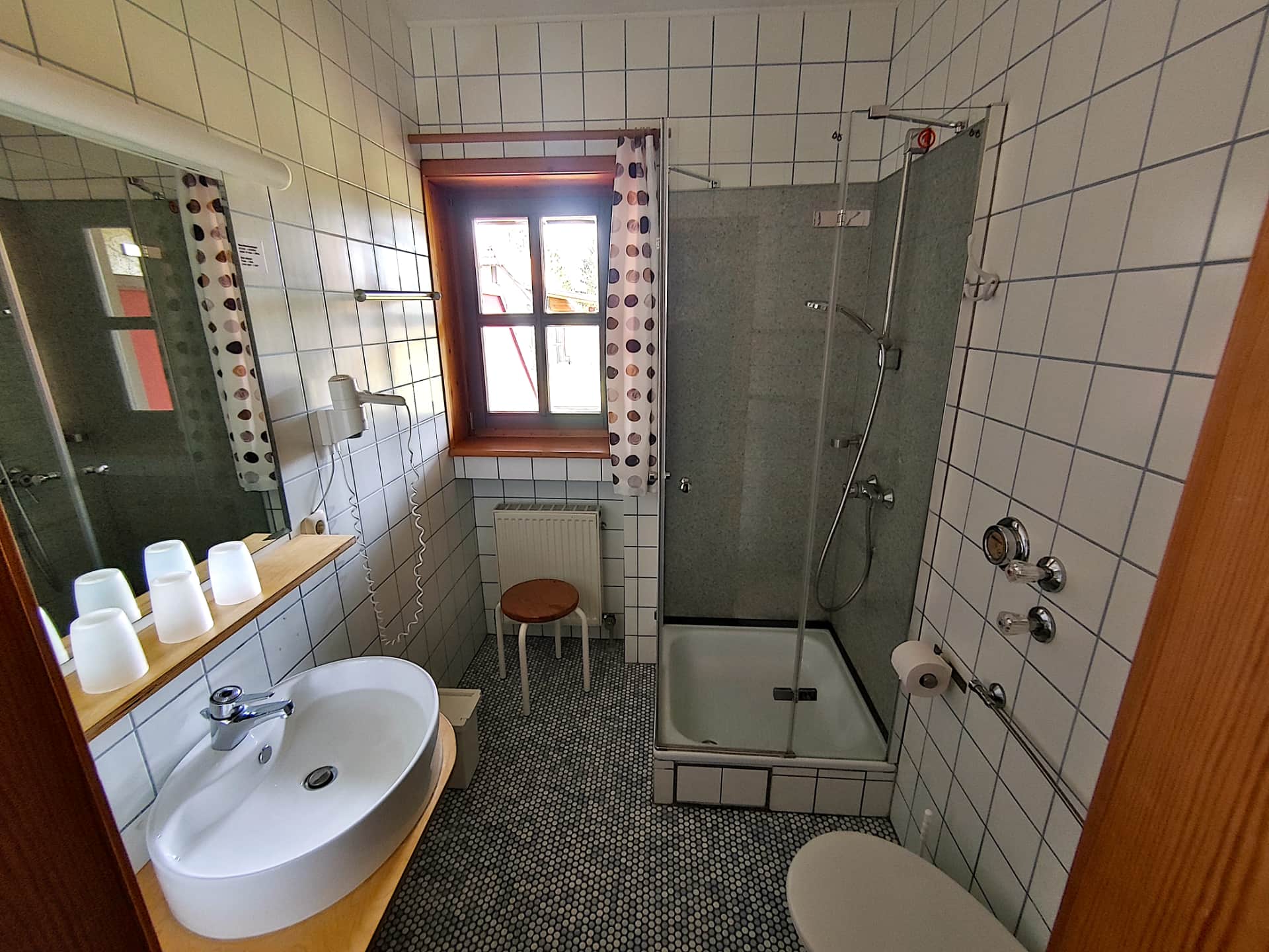 https://l.icdbcdn.com/oh/3e4fb527-5d49-4026-a7d9-4dfa6cb181fd.jpg?w=2080-6