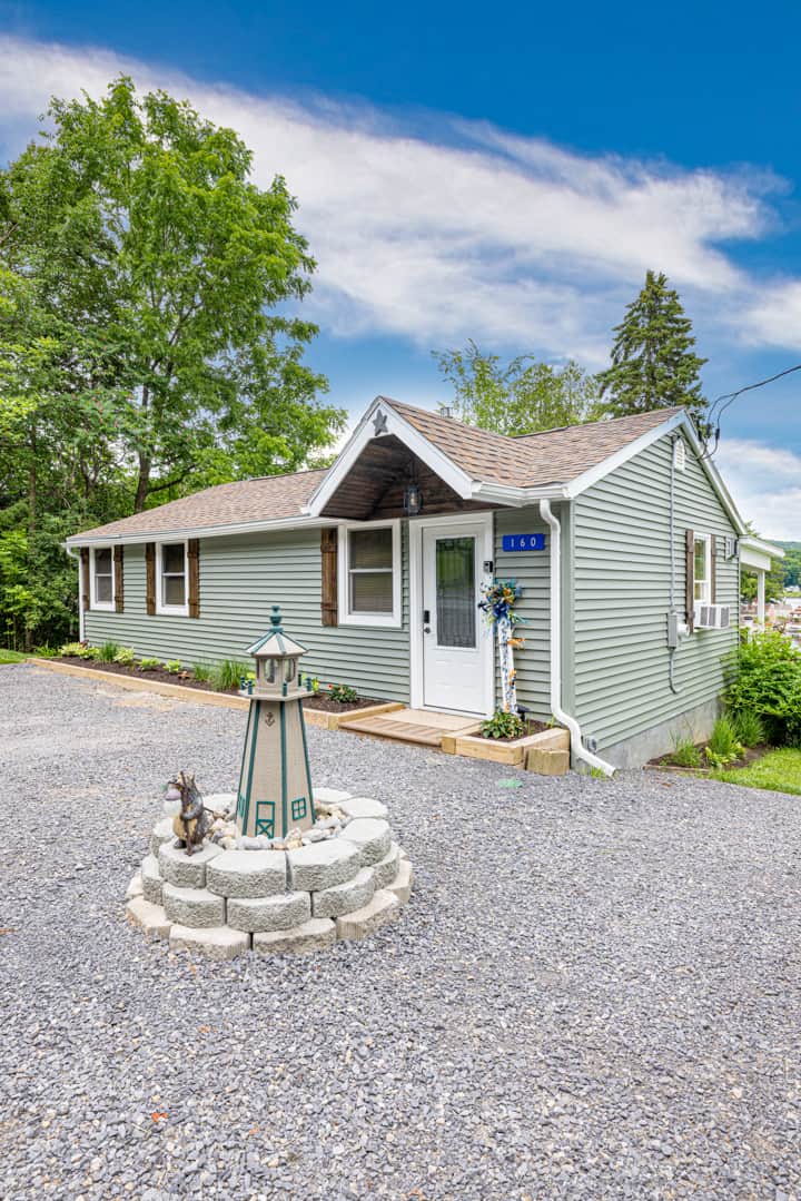 Adirondack Home #8 with hot tub