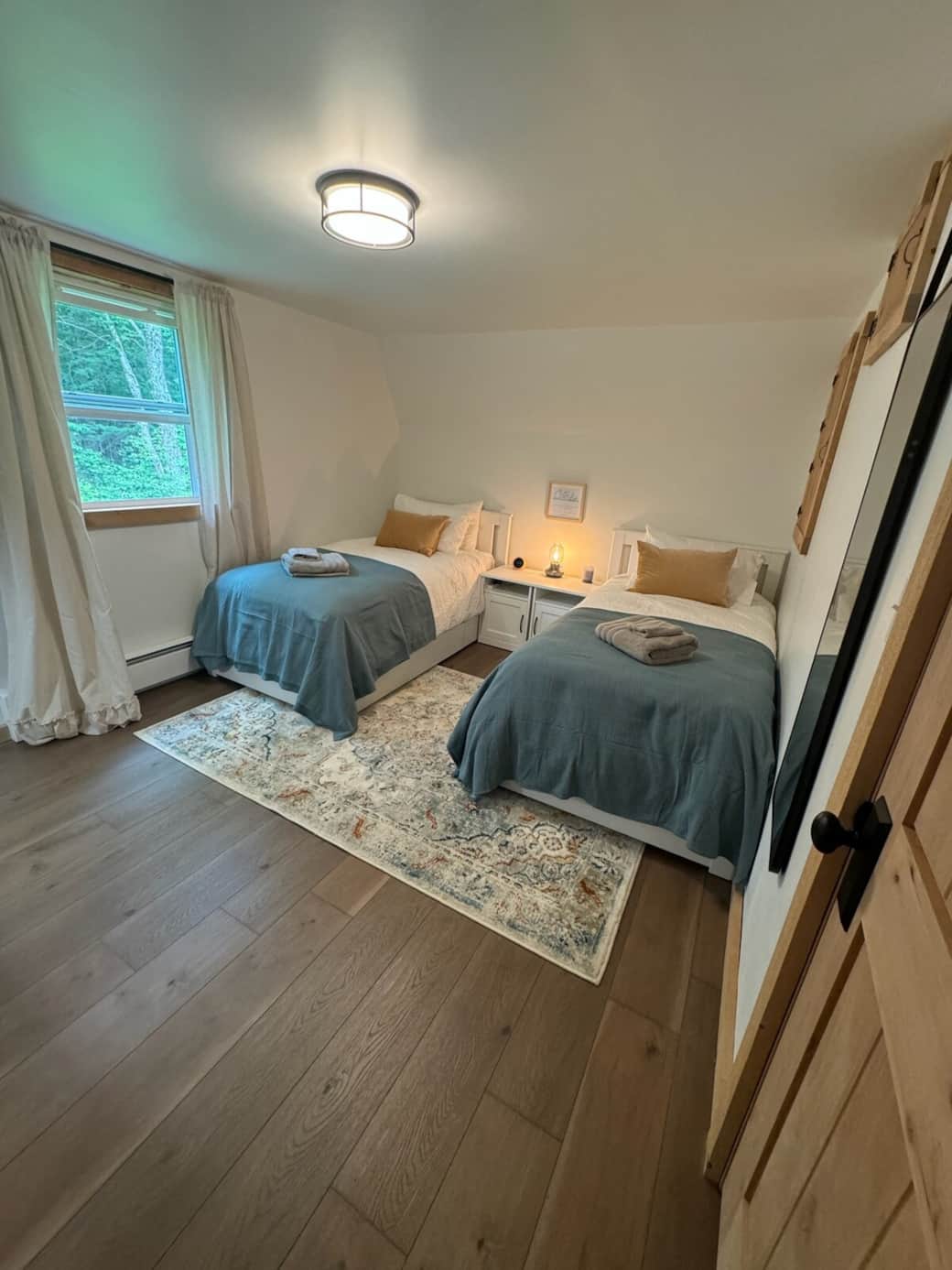 Bedroom #2 with twin beds