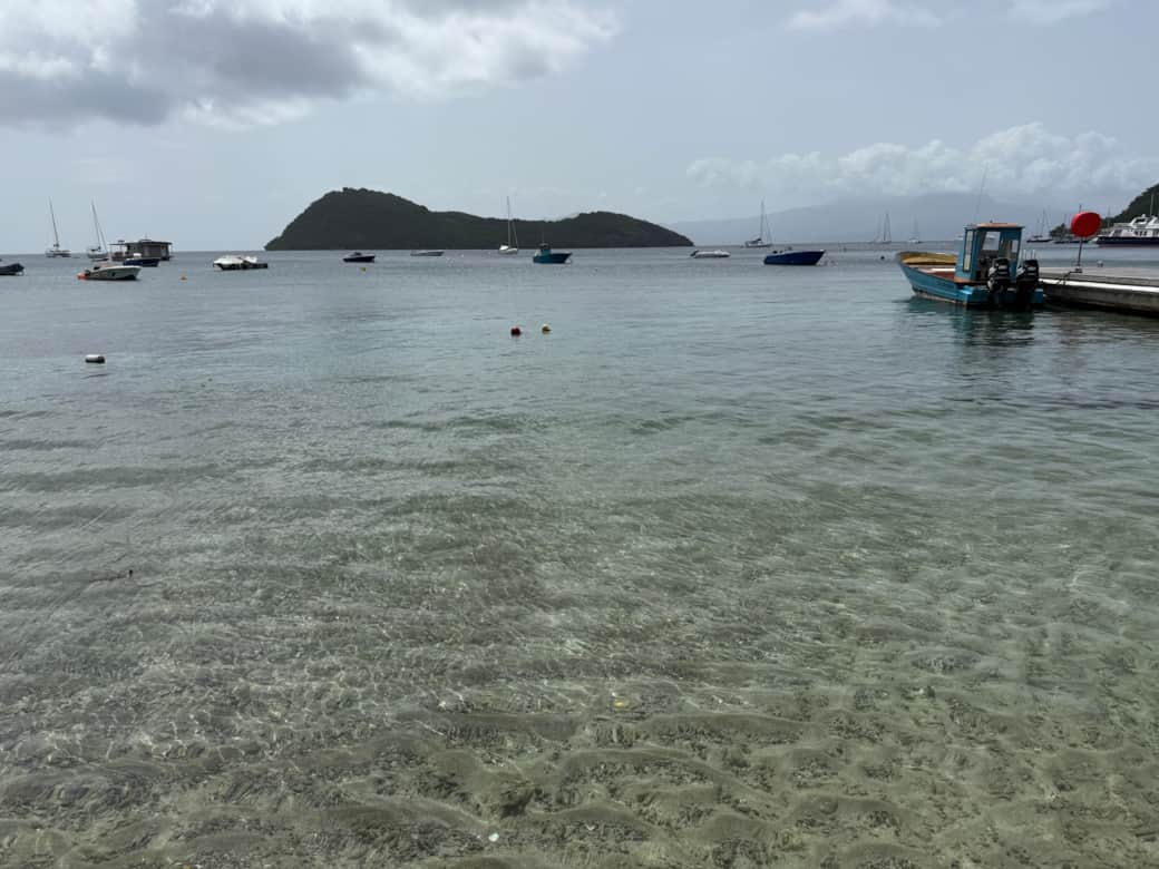 les pieds dans l'eau