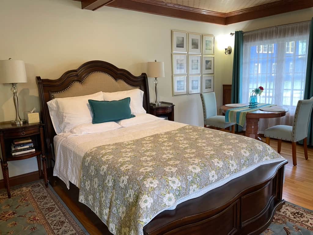 Queen bed