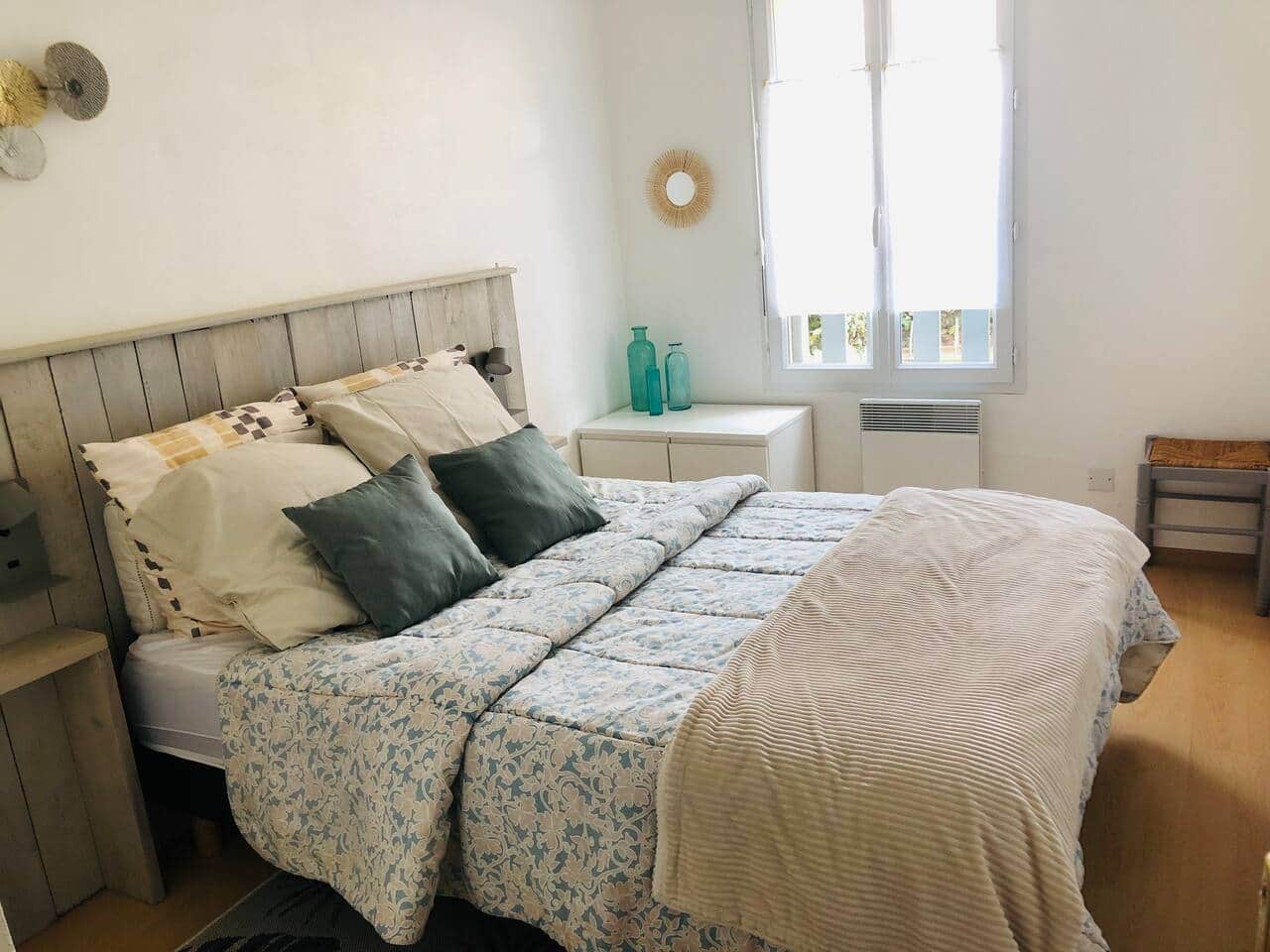 Chambre avec lit de 140cm

