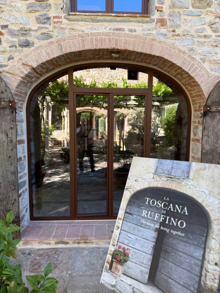 Il portale è anche la copertina di un libro! Il portale è anche la copertina di un libro!