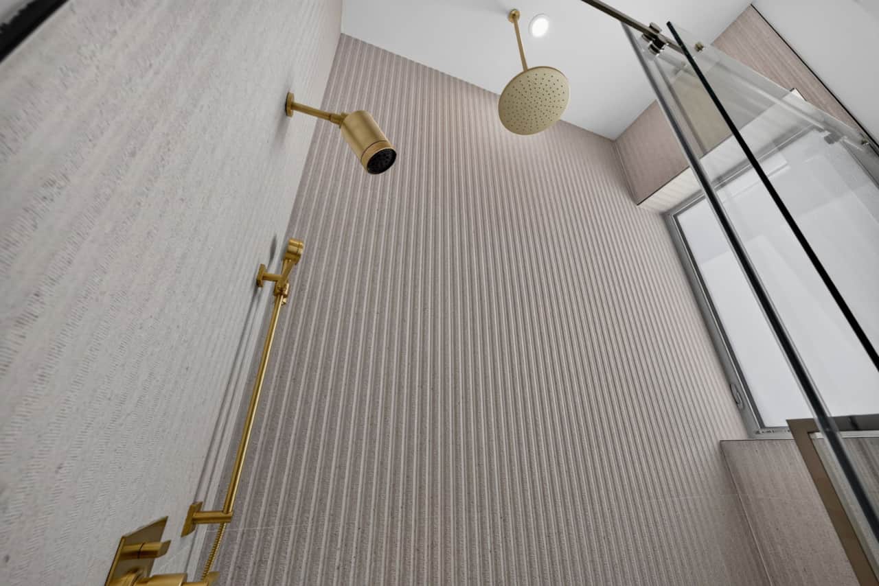 Primary suite bathroom 
