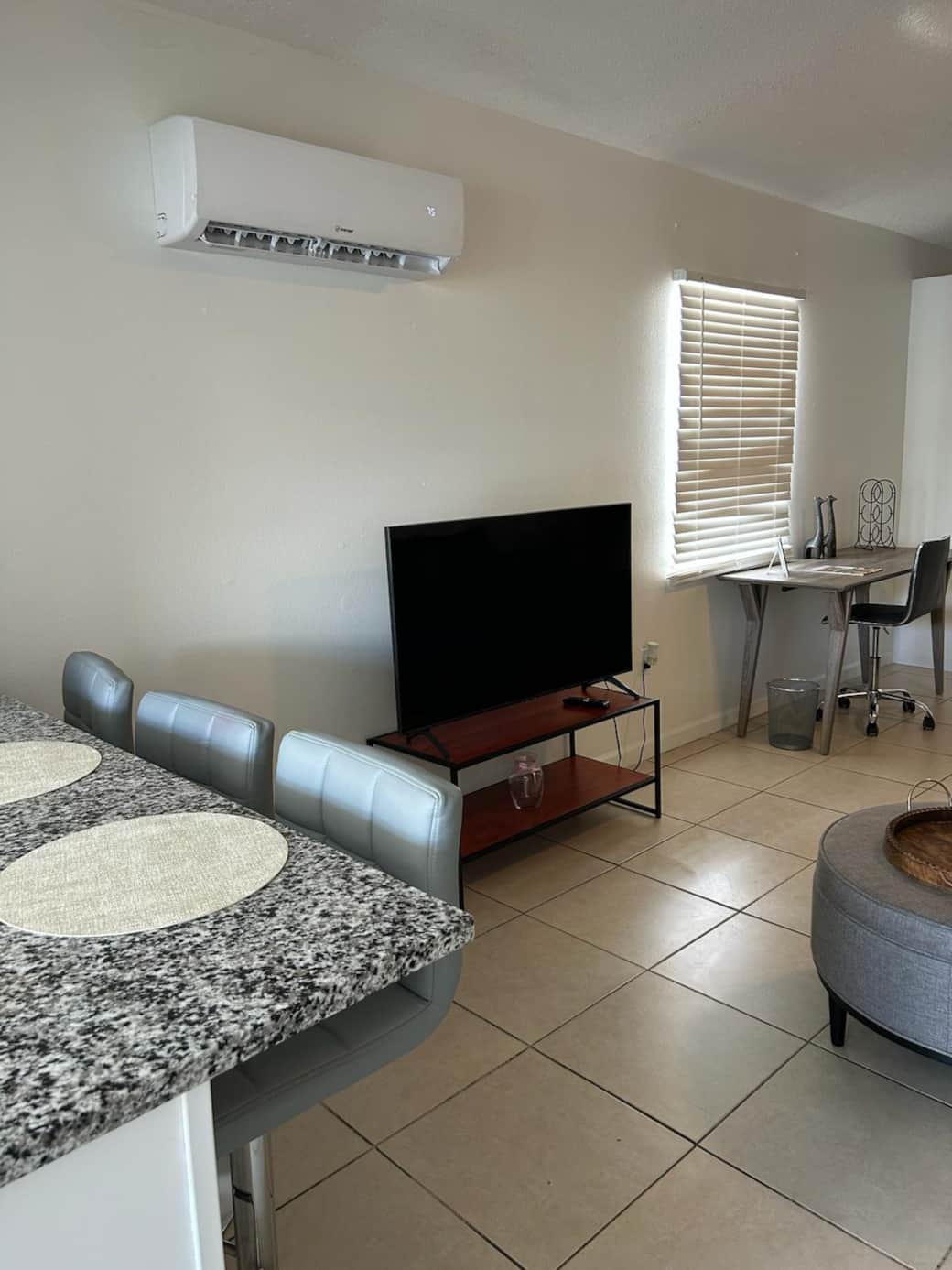 Smart TV with Netflix included for your entertainment and relaxation. Lakeland, FL