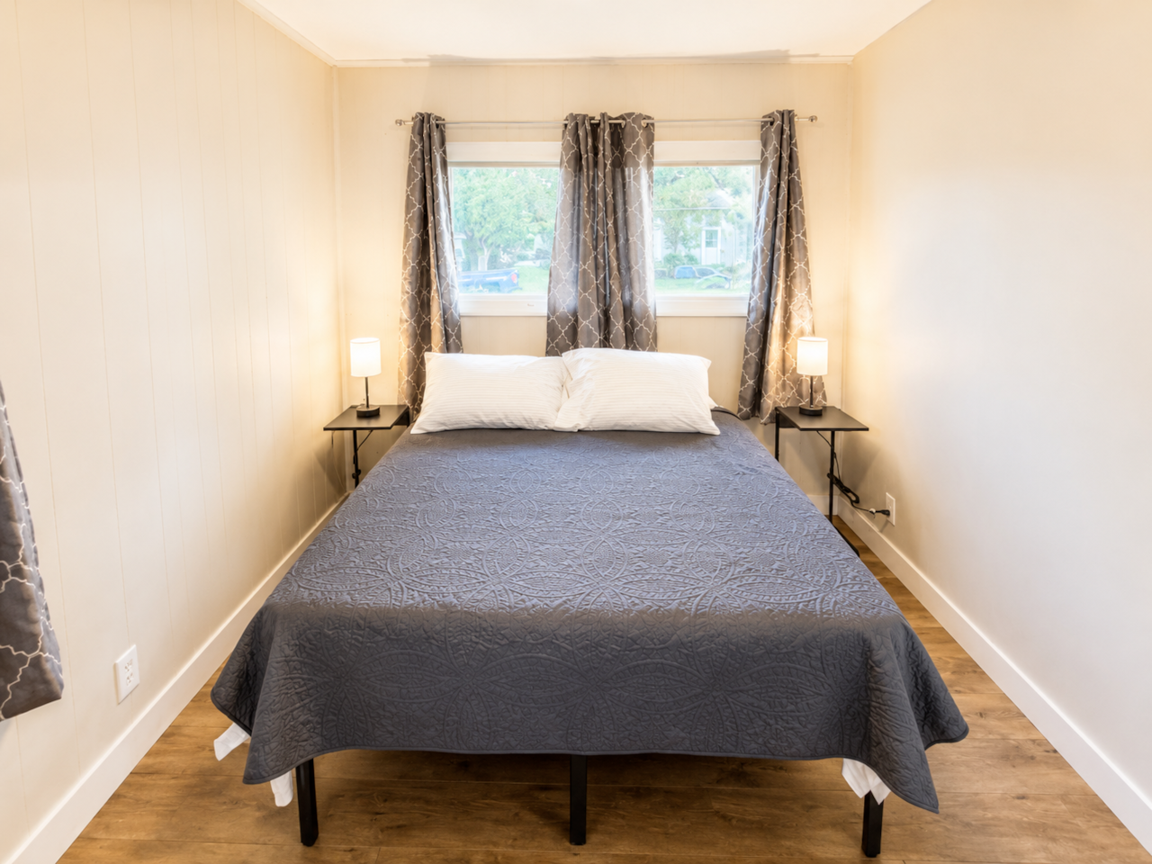 Queen size bed