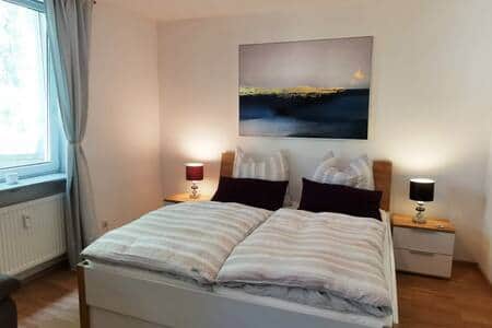Schlafzimmer 1 mit TV