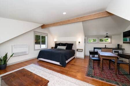 Room 2/Nehalem River Inn Room 2/Nehalem River Inn