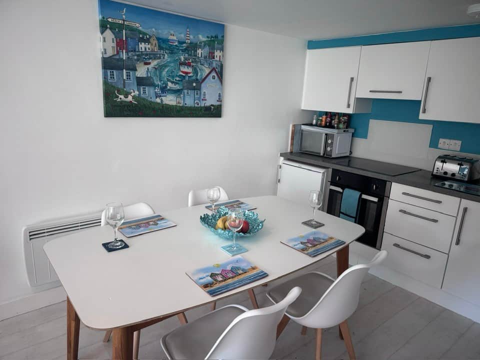 Kitchen & dining area Kitchen & dining area