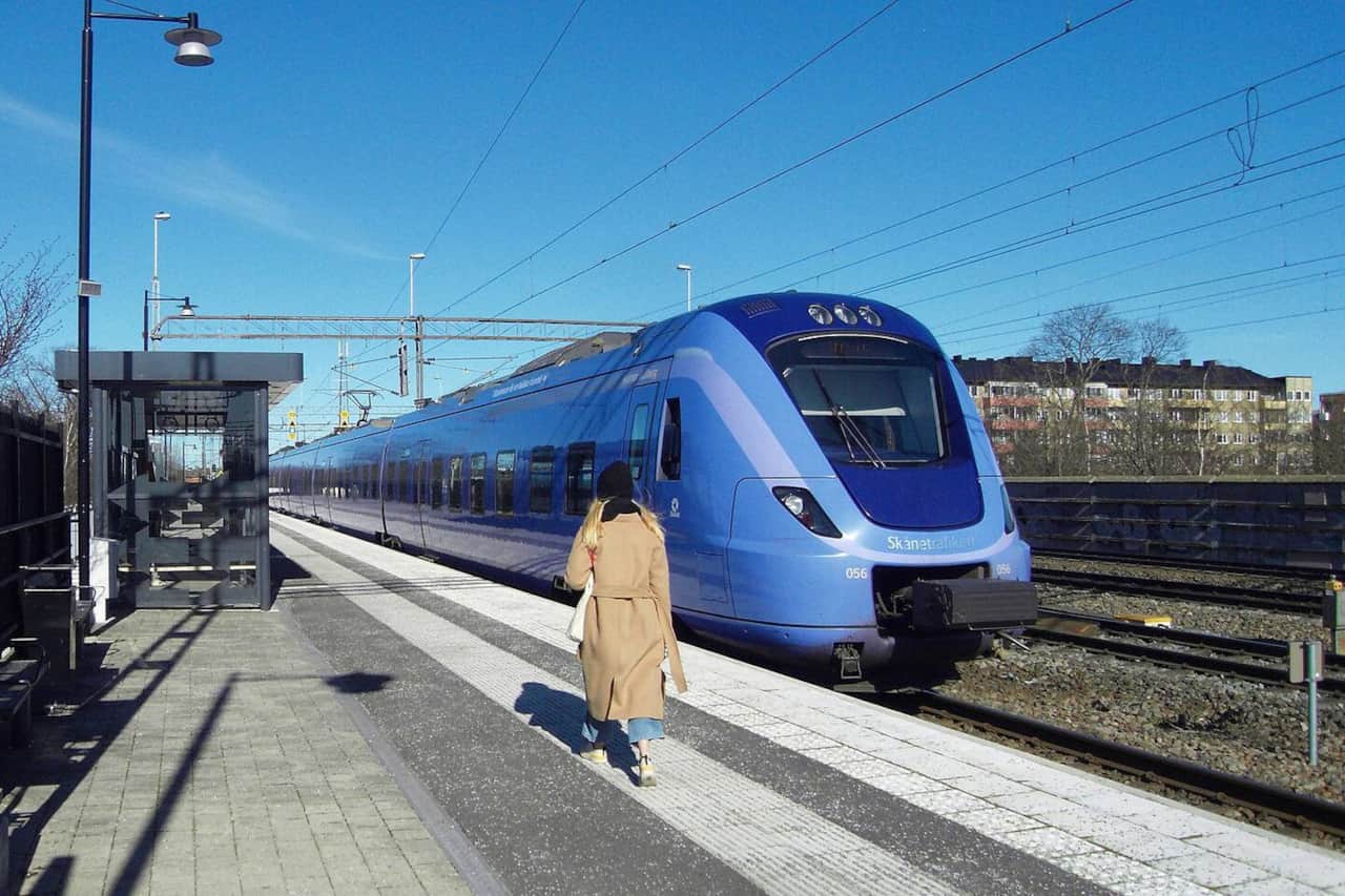 Train station Malmö Östervärn (5-min walk)