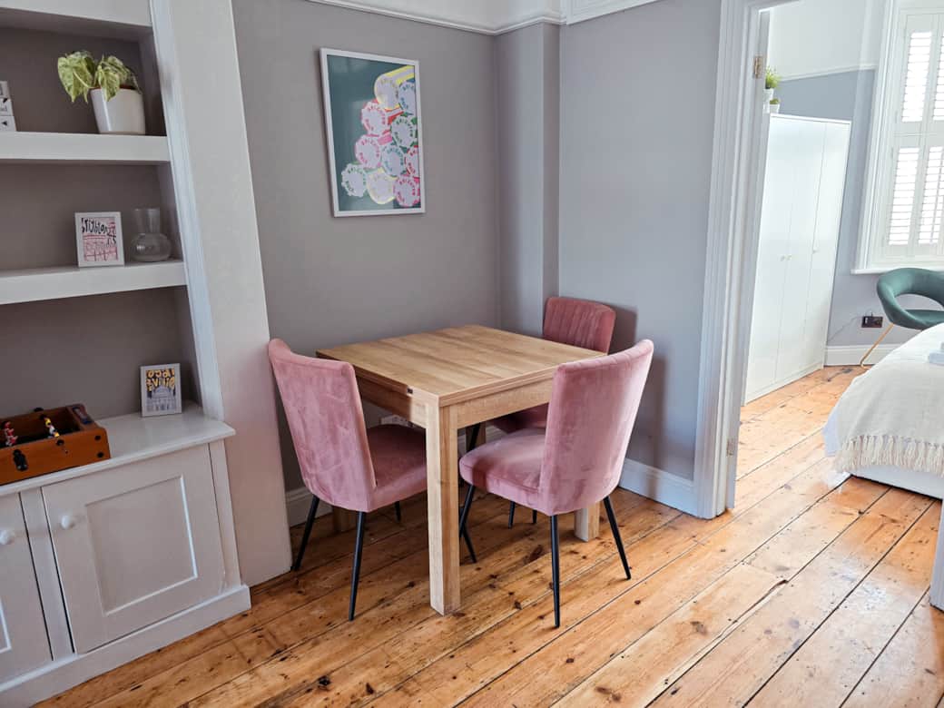 Dining Area with extendable table