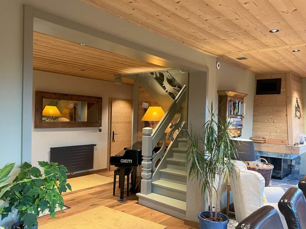 Steps to living area