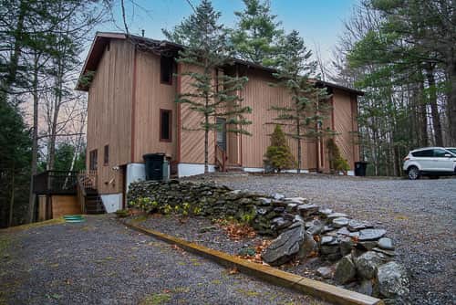Side entrance and deck access
