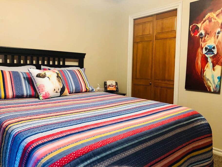 Decor to give you that "bunkhouse" feel. Decor to give you that "bunkhouse" feel.