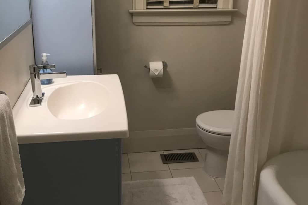 13 Powder Room