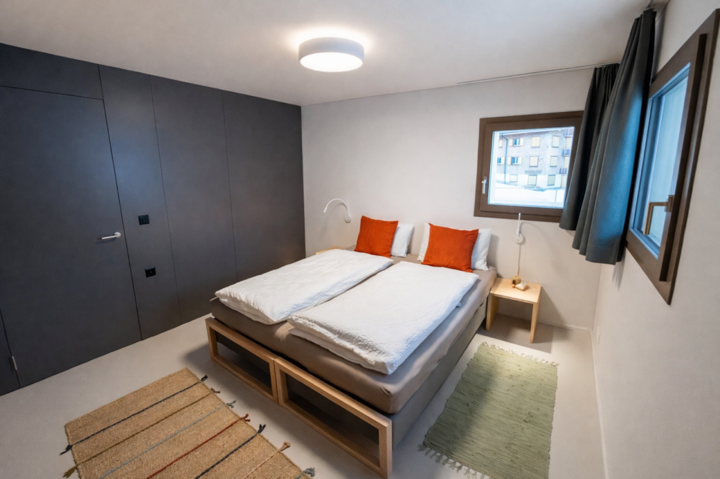 Schlafzimmer 1