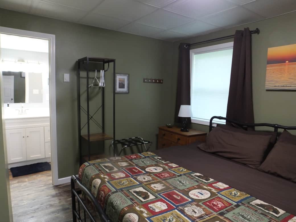 Bedroom - King bed and Ensuite Bathroom