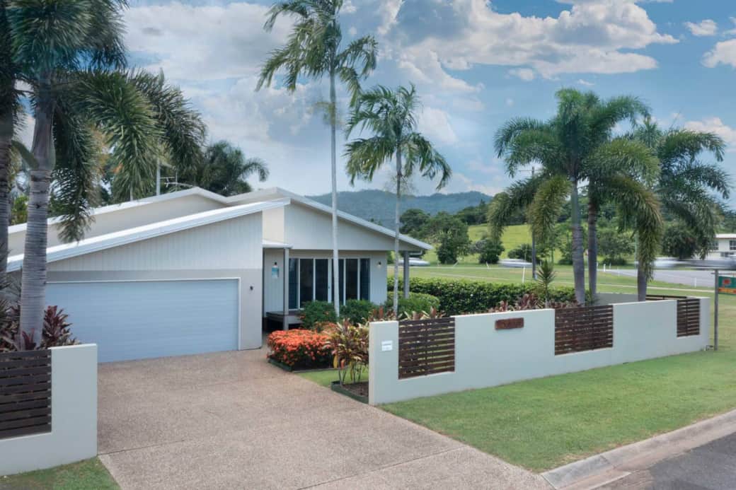 Solitaire - Front of House - Driveway Solitaire - Front of House - Driveway