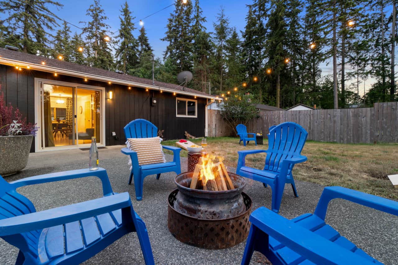 Welcome to the Hemlock Hideaway