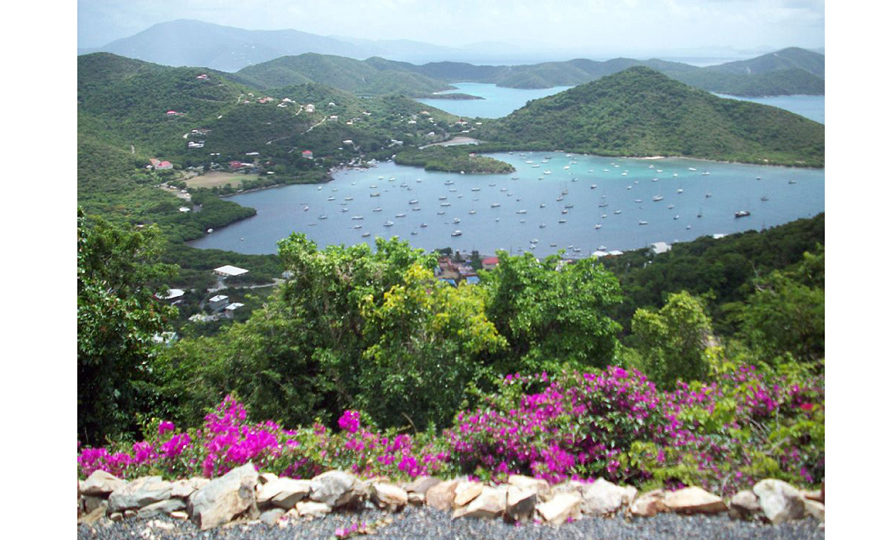 Views overlooking Coral Bay and beyond!