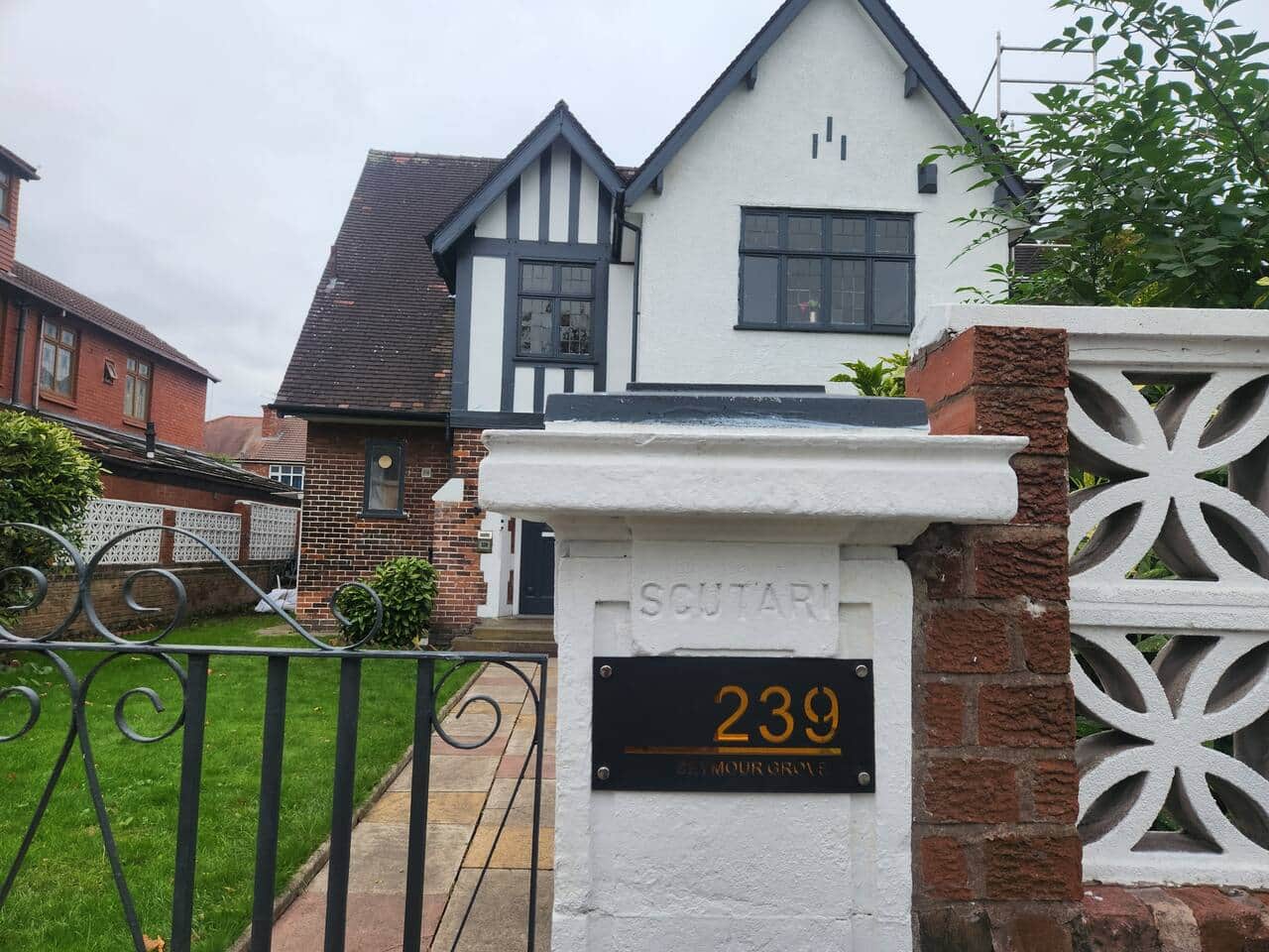 Private guest room at 239 Seymour Grove accommodation Manchester