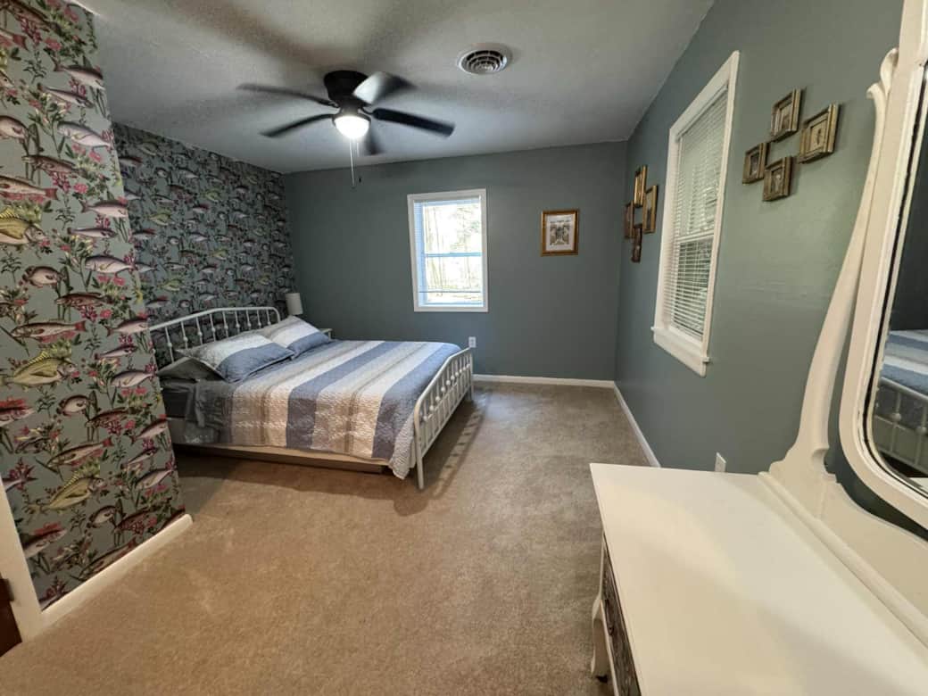Second Bedroom with Queen Bed Second Bedroom with Queen Bed