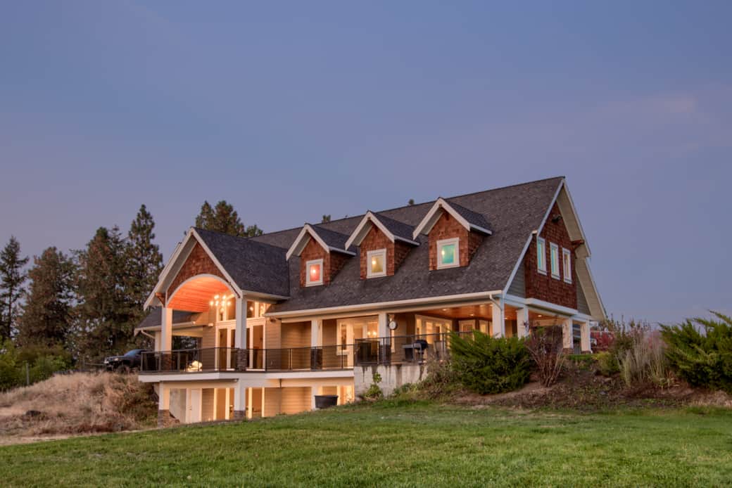 Whispering Owl Estate 4+ Bedrooms & 12 acres of Relaxing Entertainment 