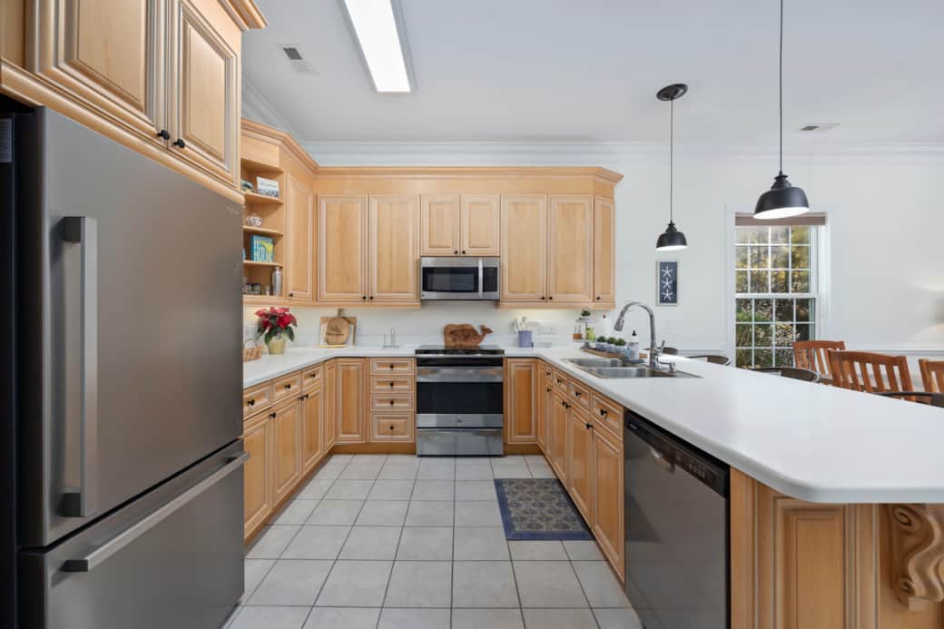 Spacious kitchen perfect for making dinners and enjoying company Spacious kitchen perfect for making dinners and enjoying company