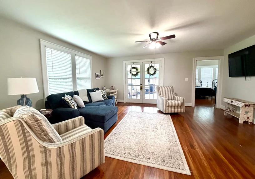 Comforts of home. Enjoy your time with family or friends watching a movie with WIFI accessibility, games and books available. Comforts of home. Enjoy your time with family or friends watching a movie with WIFI accessibility, games and books available.