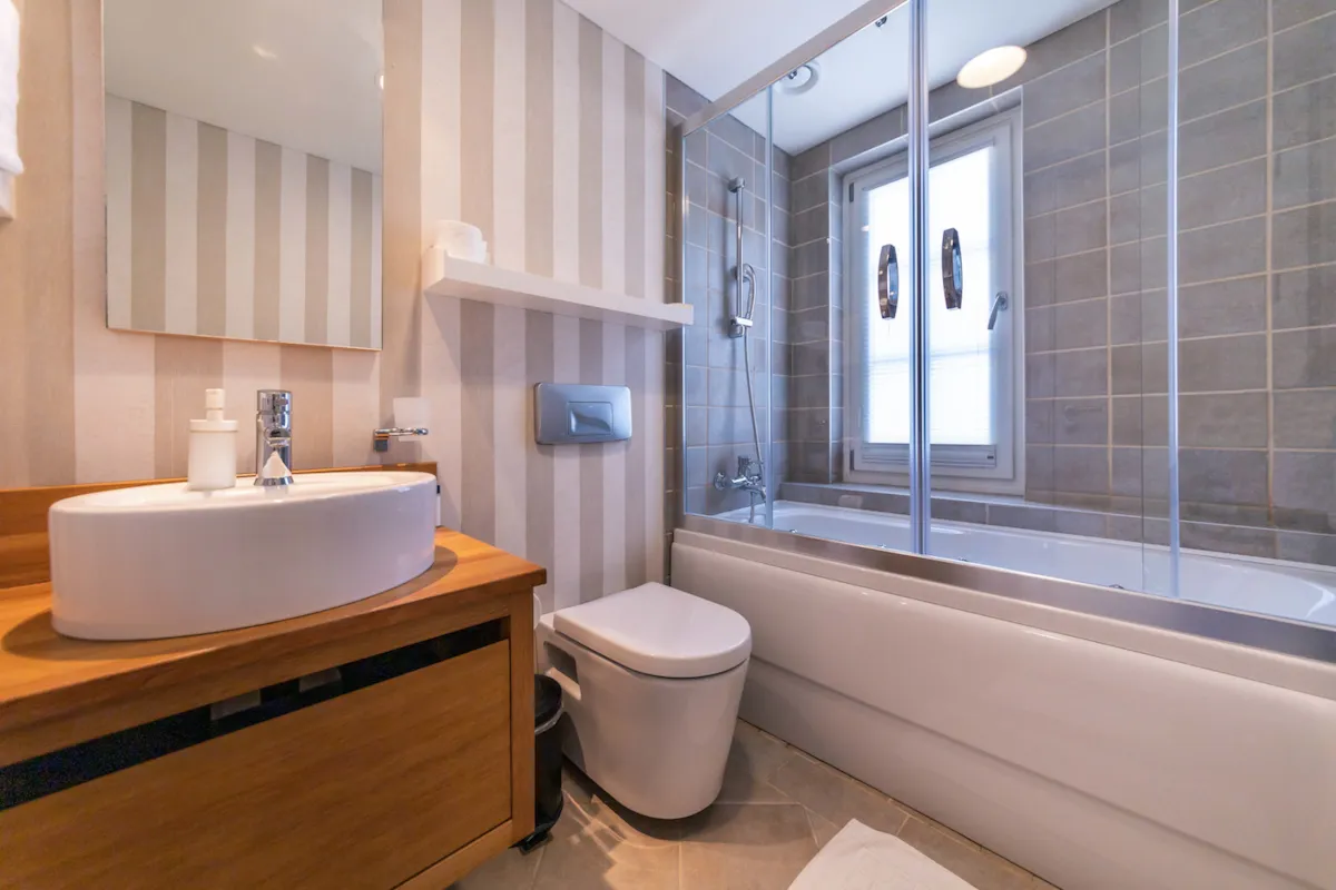 Portville Rentals by Villa Safiya bathrooms 3