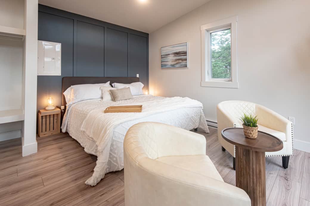 A plush king sized bed awaits! Get a peaceful nights sleep and wake up feeling refreshed