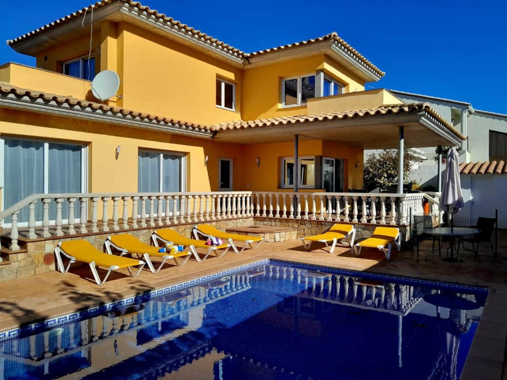 WhatsApp Image 2026-02-08 at 15.52 WhatsApp Image 2026-02-08 at 15.52