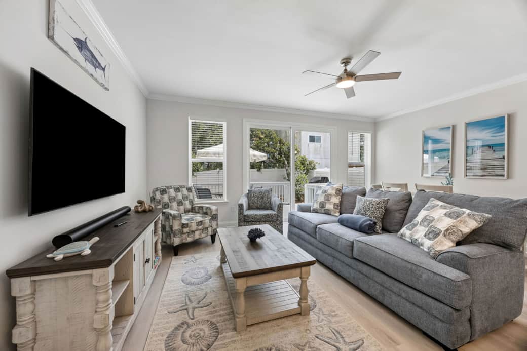 3462 1st Ave - Living Area 1