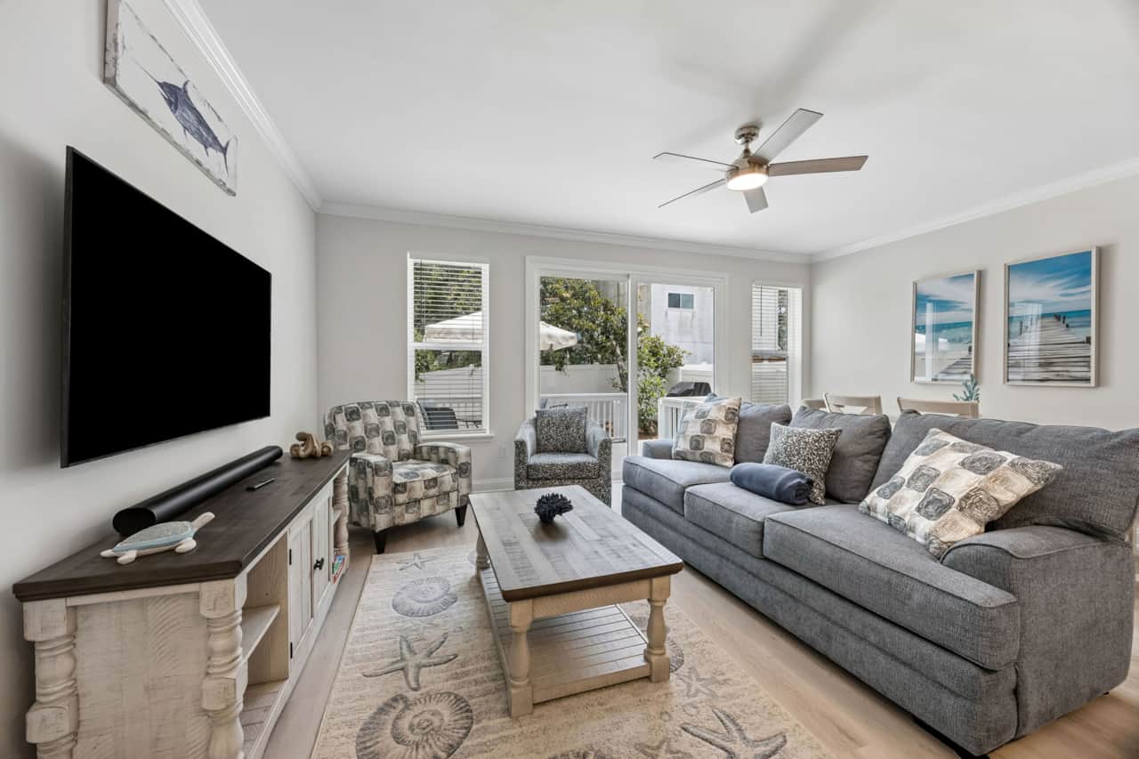 3462 1st Ave - Living Area 1