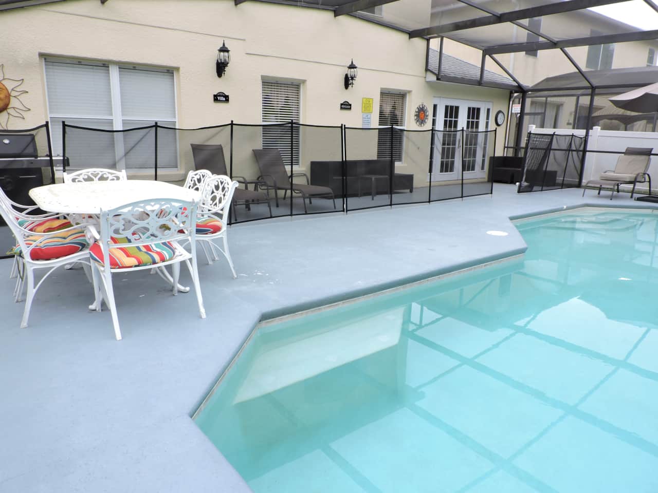 Al fresco dining by your pool