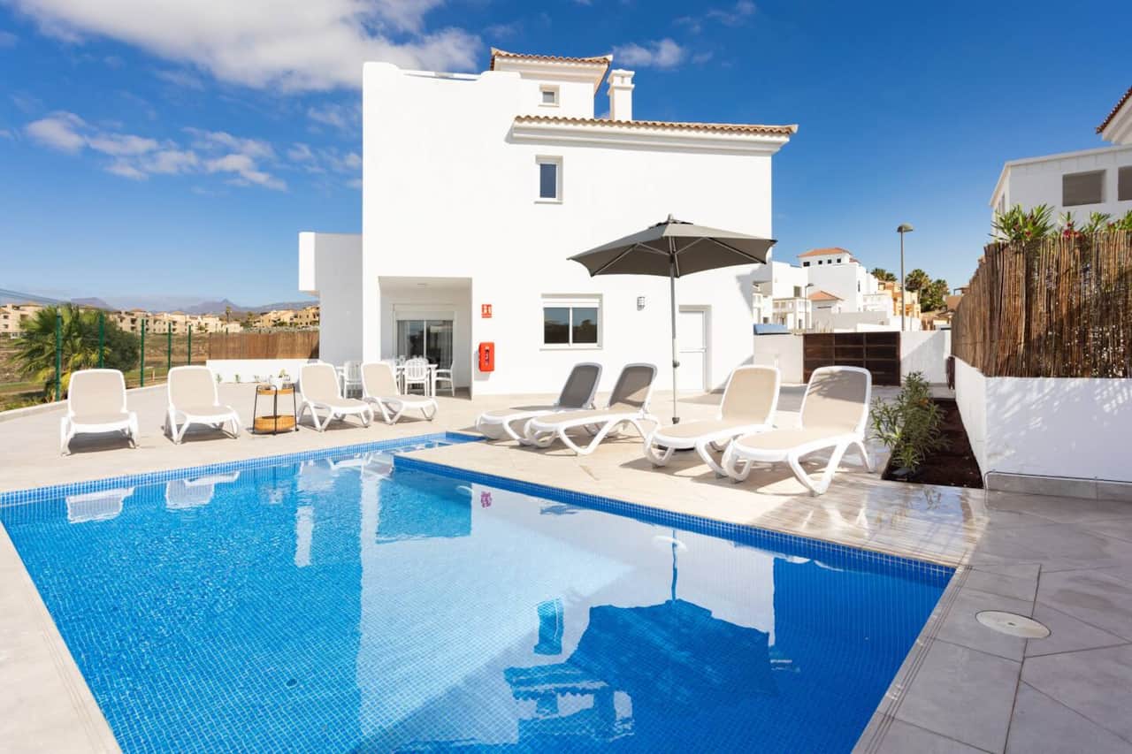 Pool (Outdoor)