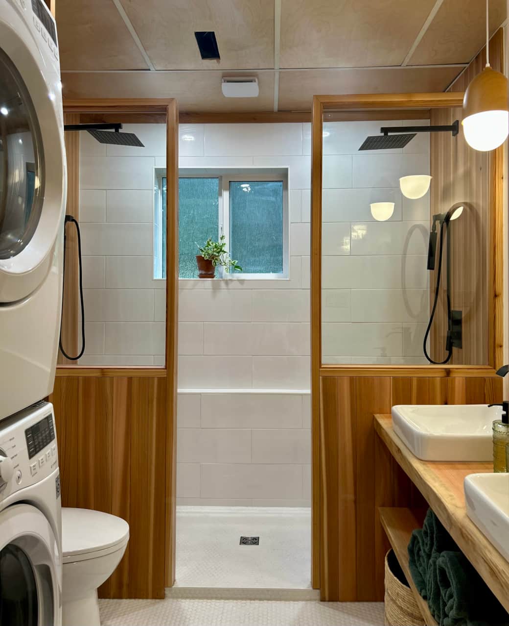 Walk in Shower with 2 Shower Heads